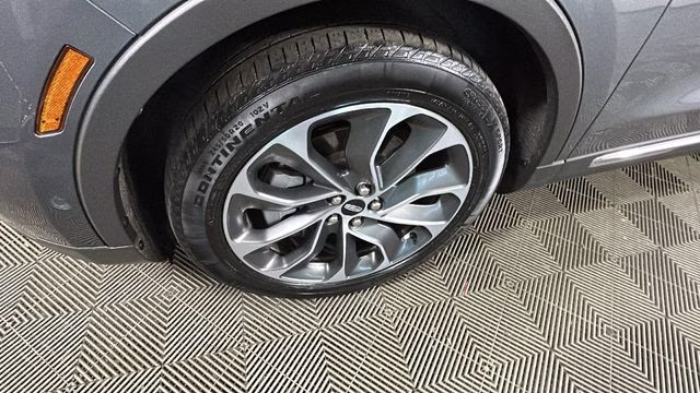 2022 Gray Metallic Lincoln Nautilus Reserve AWD SUV