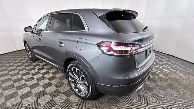 2022 Gray Metallic Lincoln Nautilus Reserve AWD SUV