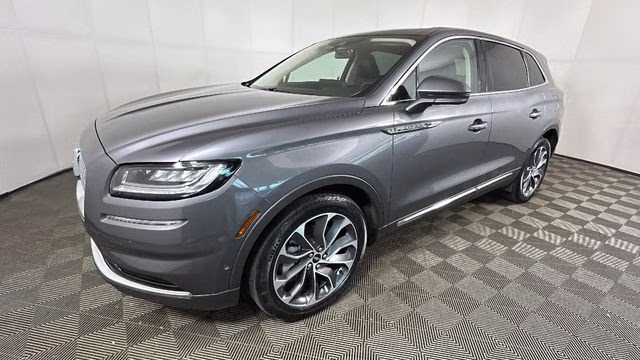 2022 Gray Metallic Lincoln Nautilus Reserve AWD SUV