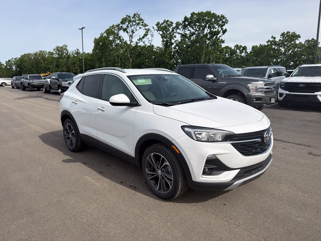 2022 Summit White Buick Encore GX Select FWD SUV