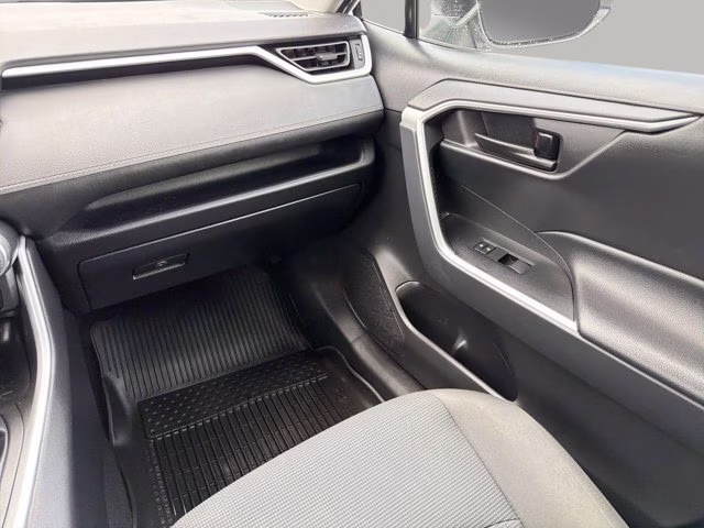 2022 White Toyota RAV4 LE FWD SUV
