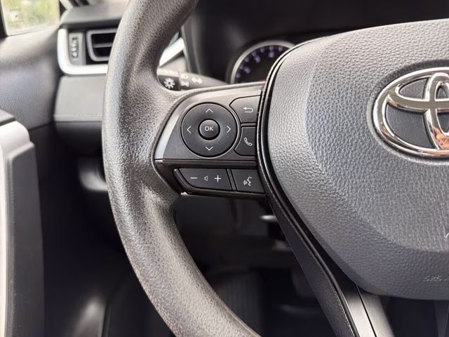 2022 White Toyota RAV4 LE FWD SUV