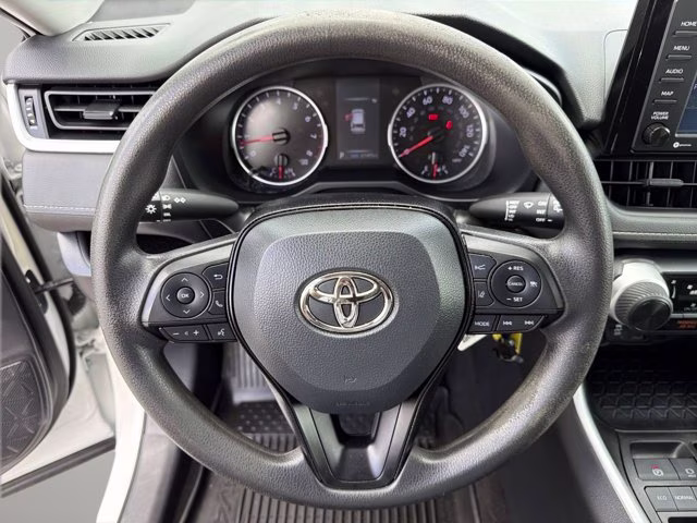 2022 White Toyota RAV4 LE FWD SUV