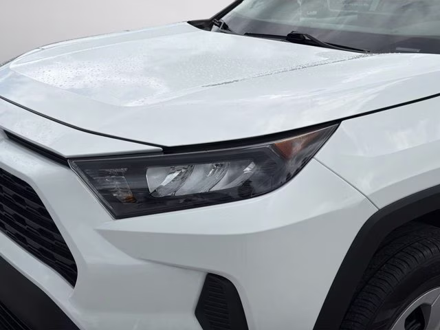 2022 White Toyota RAV4 LE FWD SUV