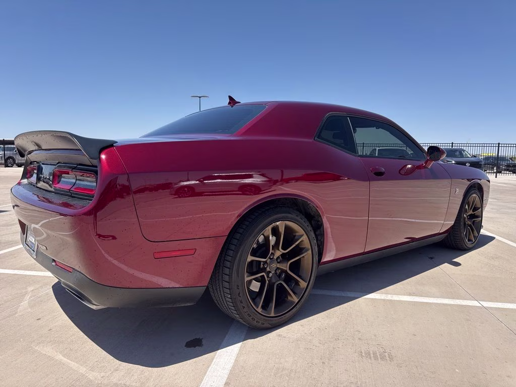 2021 Octane Red Pearlcoat Dodge Challenger R/T Scat Pack RWD Coupe