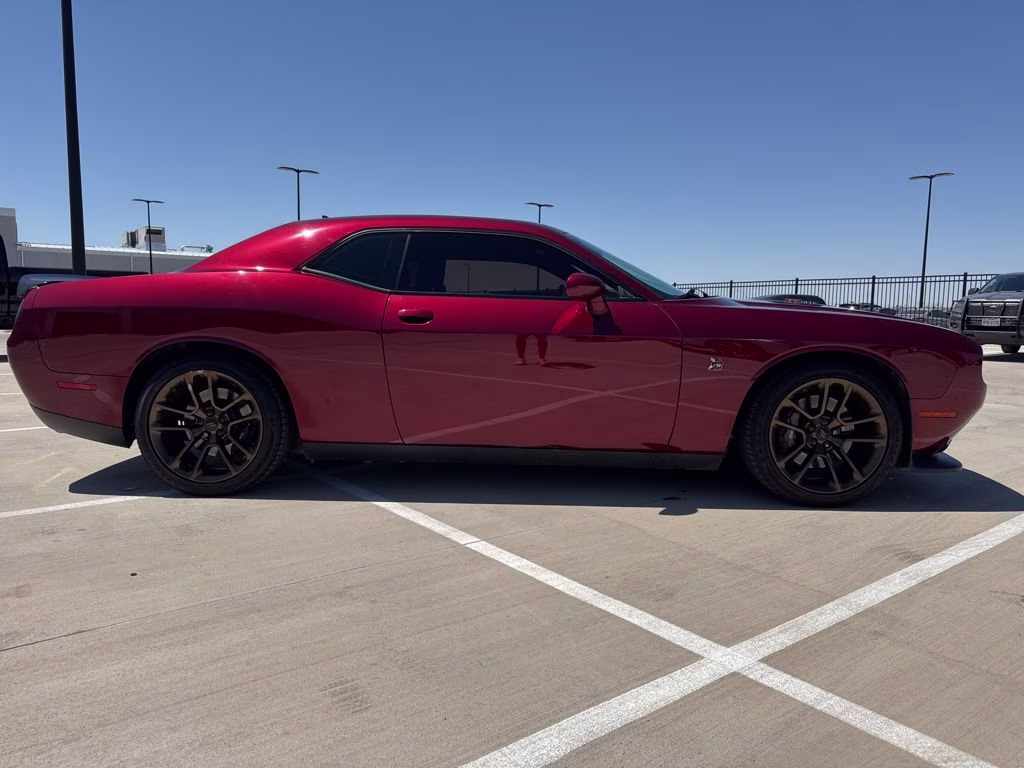 2021 Octane Red Pearlcoat Dodge Challenger R/T Scat Pack RWD Coupe