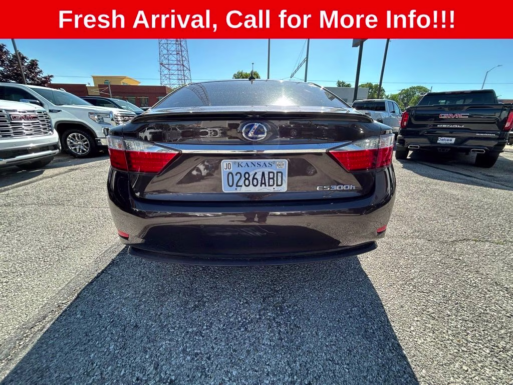 2013 Brown Lexus ES 300h FWD Sedan
