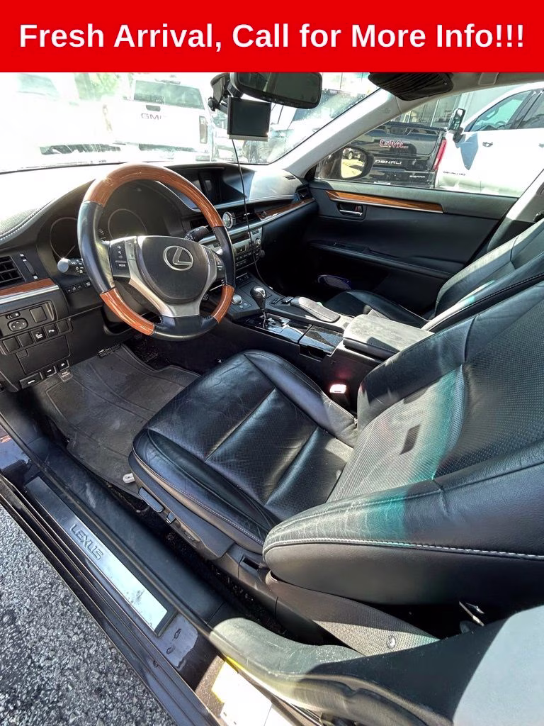 2013 Brown Lexus ES 300h FWD Sedan