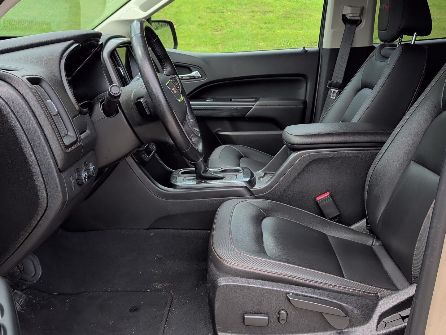 2021 Desert Sand Metallic GMC Canyon 4WD AT4 w/Leather 4X4 Truck