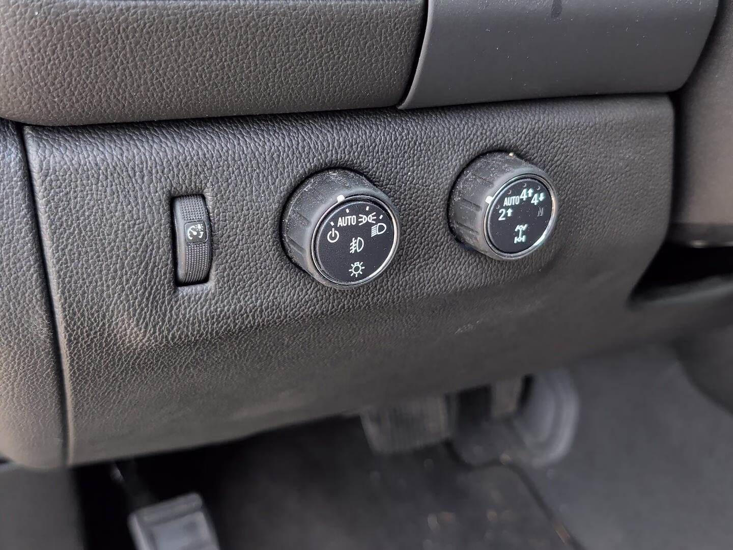 2021 Desert Sand Metallic GMC Canyon 4WD AT4 w/Leather 4X4 Truck