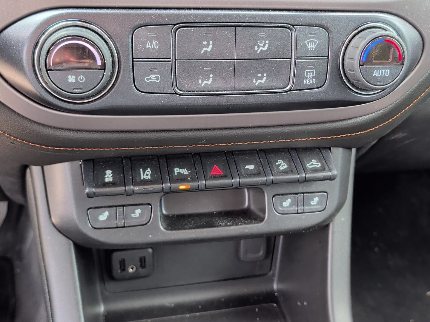 2021 Desert Sand Metallic GMC Canyon 4WD AT4 w/Leather 4X4 Truck
