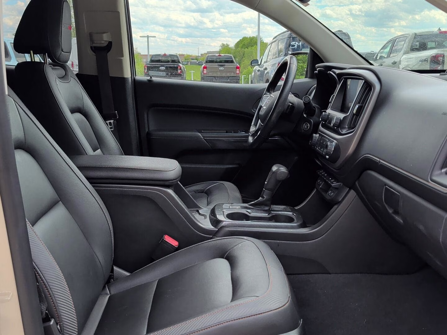 2021 Desert Sand Metallic GMC Canyon 4WD AT4 w/Leather 4X4 Truck