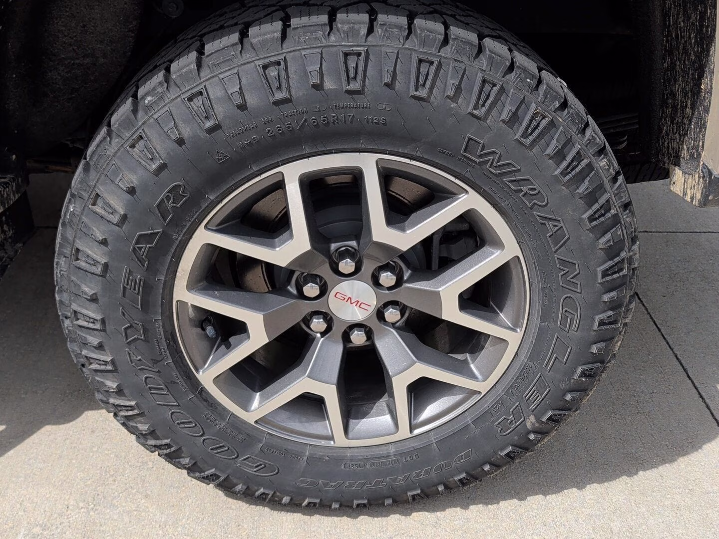 2021 Desert Sand Metallic GMC Canyon 4WD AT4 w/Leather 4X4 Truck