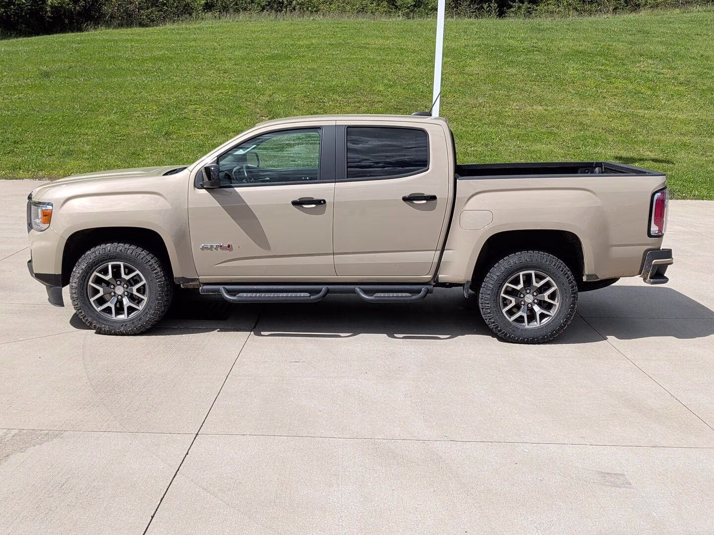 2021 Desert Sand Metallic GMC Canyon 4WD AT4 w/Leather 4X4 Truck
