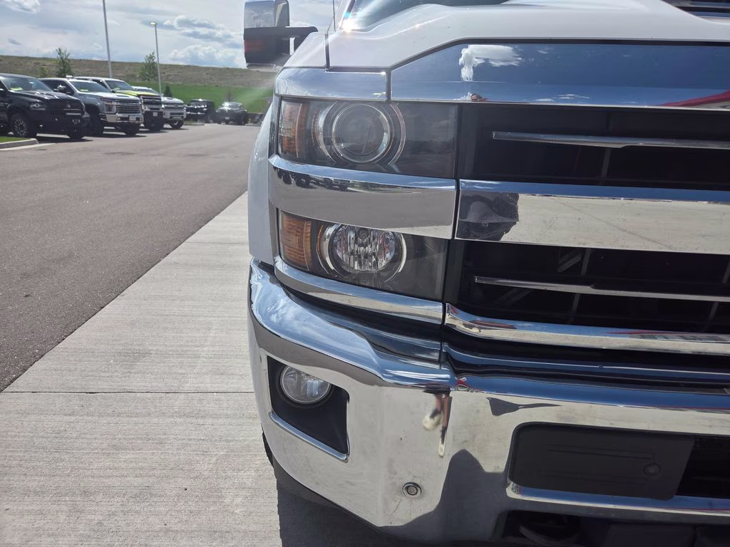 2019 Summit White Chevrolet Silverado 2500HD LTZ 4X4 Truck