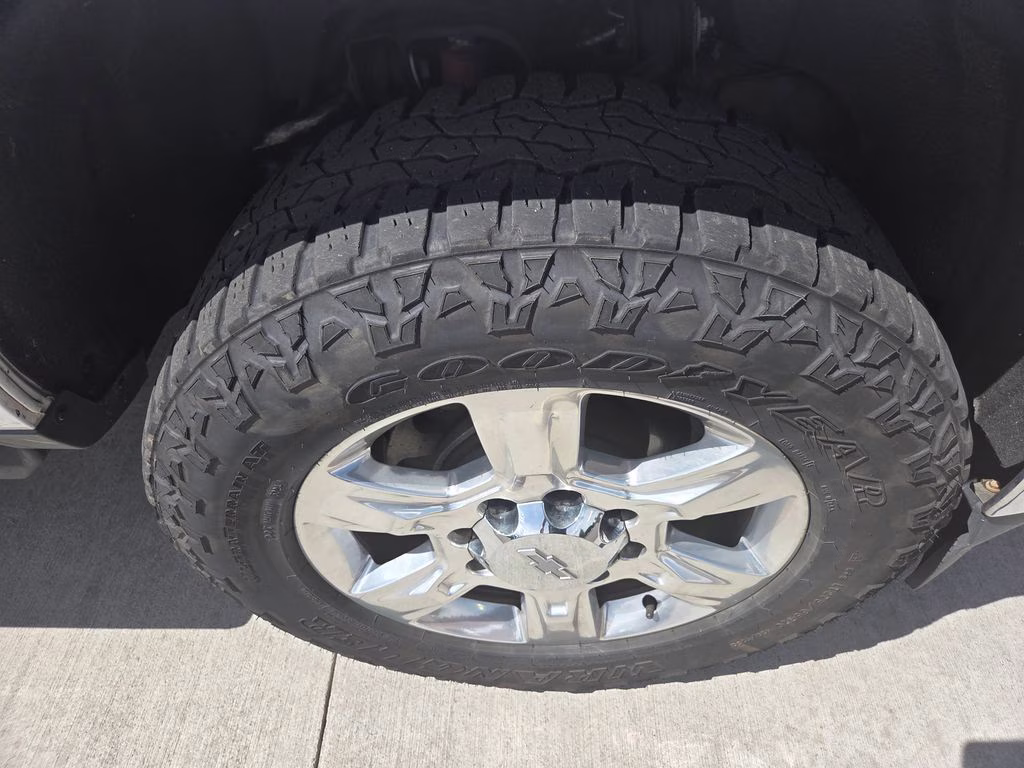 2019 Summit White Chevrolet Silverado 2500HD LTZ 4X4 Truck