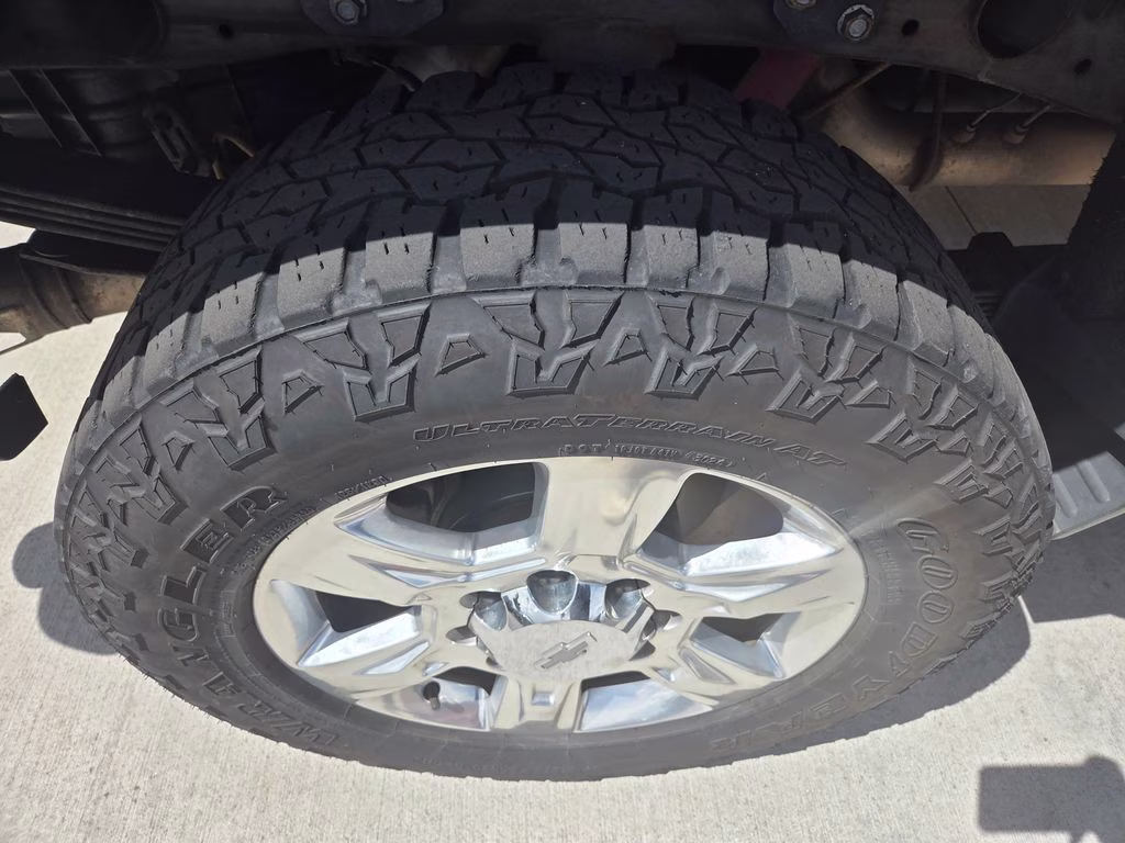 2019 Summit White Chevrolet Silverado 2500HD LTZ 4X4 Truck