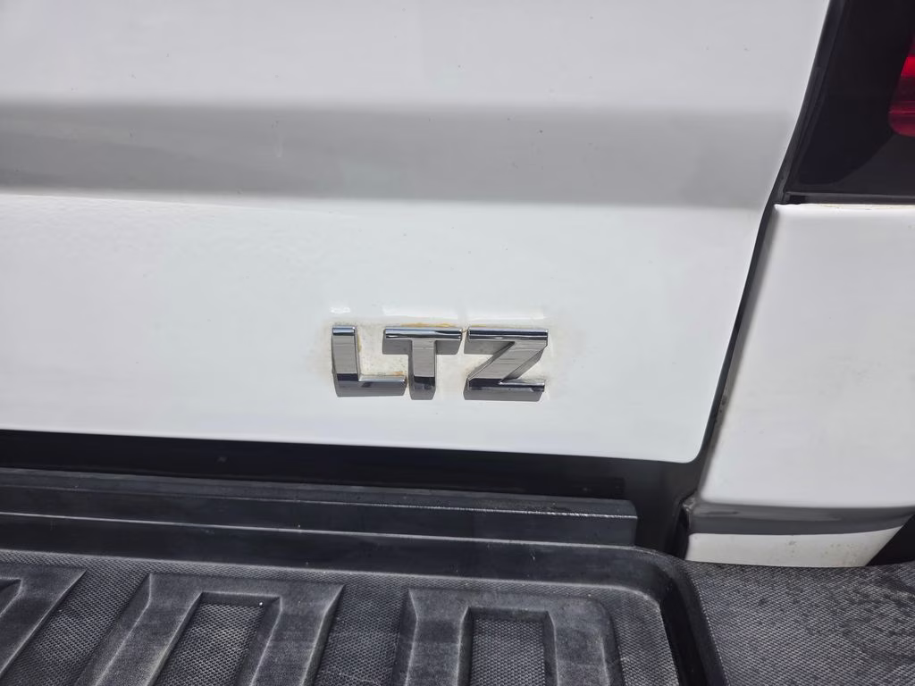 2019 Summit White Chevrolet Silverado 2500HD LTZ 4X4 Truck