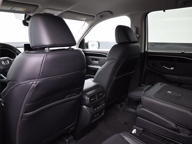 2025 Platinum White Pearl Honda Pilot EX-L AWD SUV