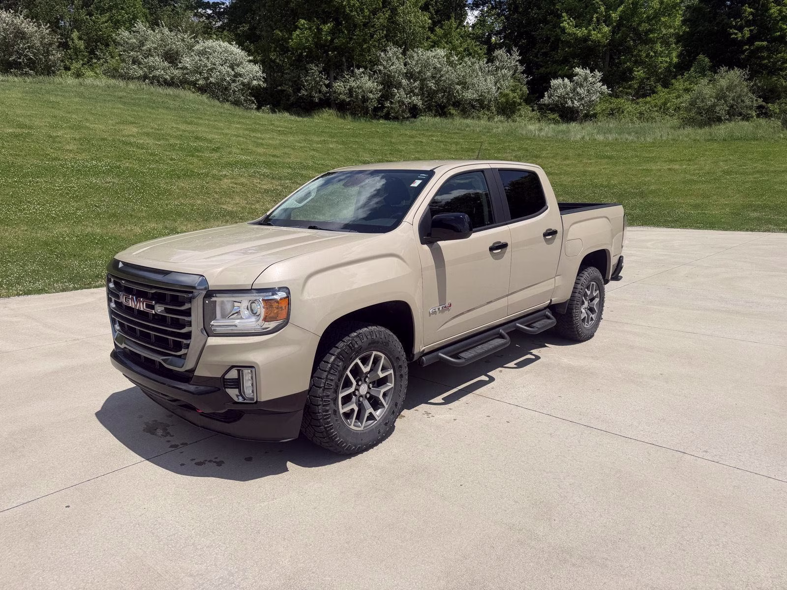 2021 GMC Canyon 4WD AT4 Crew Cab Short Box's photo