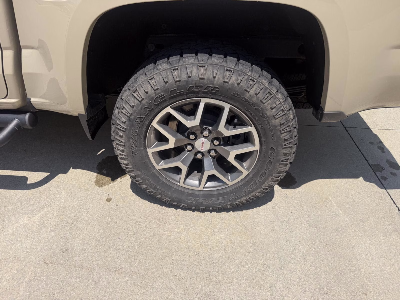 2021 Desert Sand Metallic GMC Canyon 4WD AT4 w/Leather 4X4 Truck