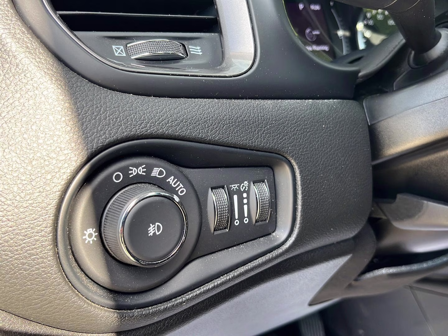 2023 Black Clearcoat Jeep Renegade Latitude 4X4 SUV