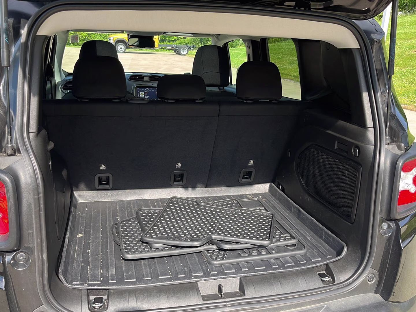 2023 Black Clearcoat Jeep Renegade Latitude 4X4 SUV