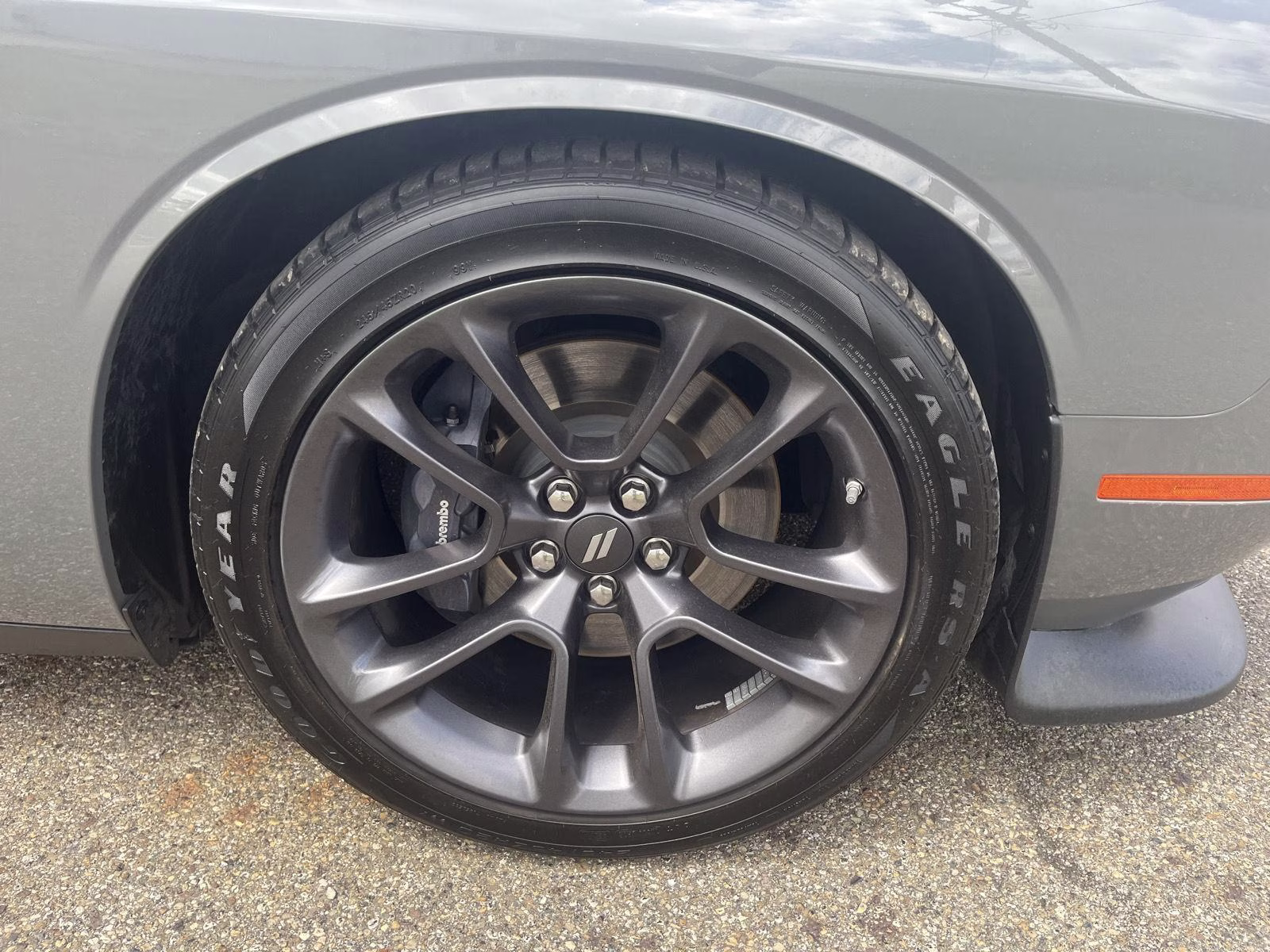 2023 Destroyer Gray Clearcoat Dodge Challenger R/T Scat Pack RWD Coupe