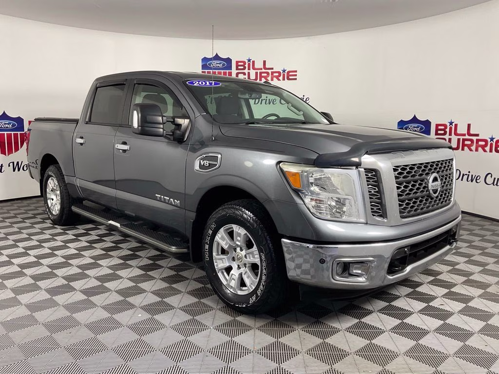 2017 Gun Metallic Nissan Titan SV 4X4 Truck