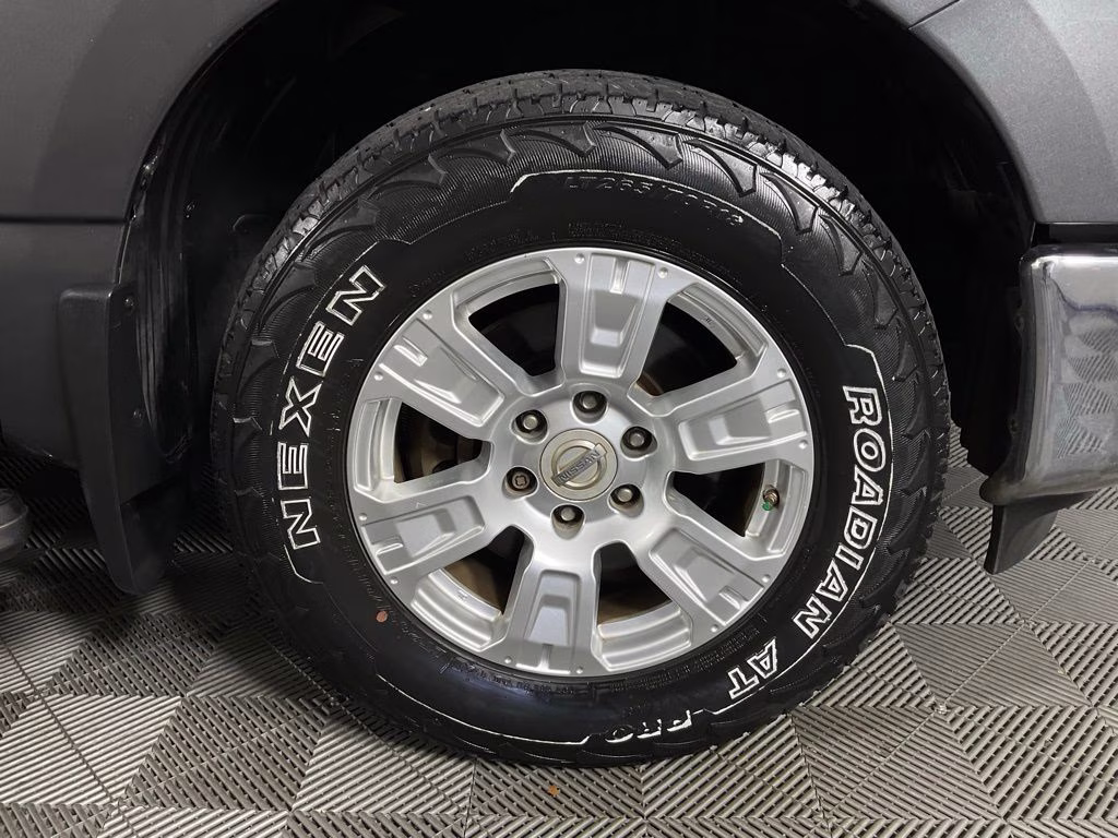 2017 Gun Metallic Nissan Titan SV 4X4 Truck