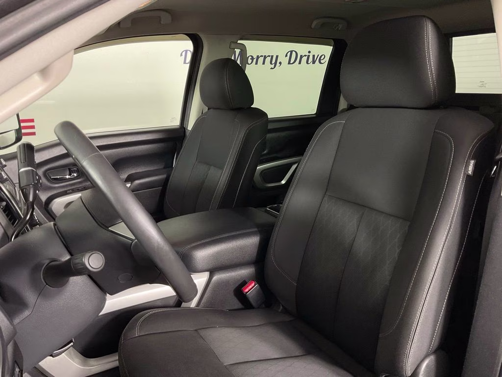 2017 Gun Metallic Nissan Titan SV 4X4 Truck