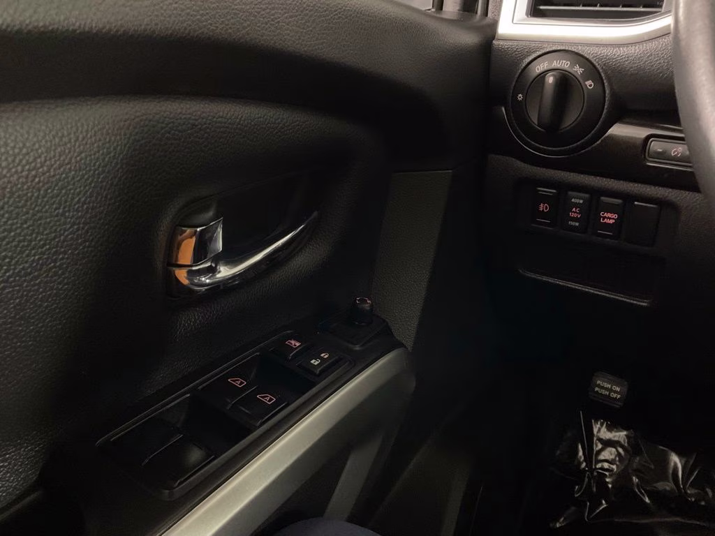 2017 Gun Metallic Nissan Titan SV 4X4 Truck