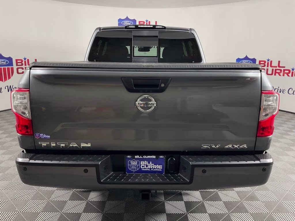 2017 Gun Metallic Nissan Titan SV 4X4 Truck