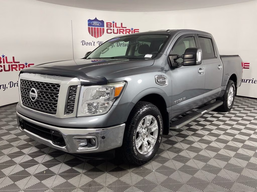 2017 Gun Metallic Nissan Titan SV 4X4 Truck