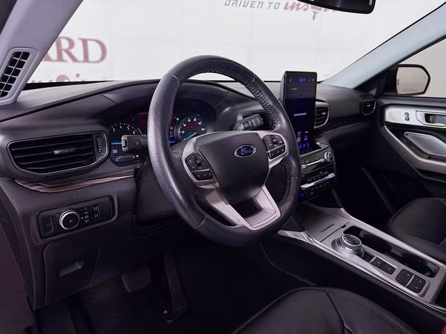 2023 Silver Metallic Ford Explorer Limited RWD SUV