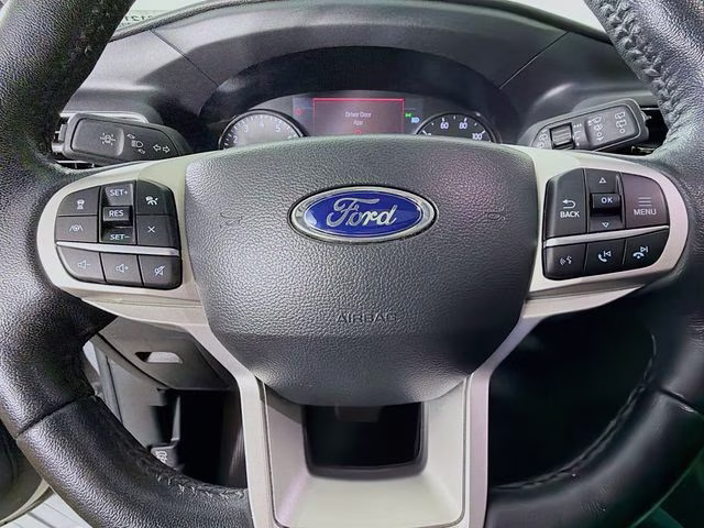 2023 Silver Metallic Ford Explorer Limited RWD SUV