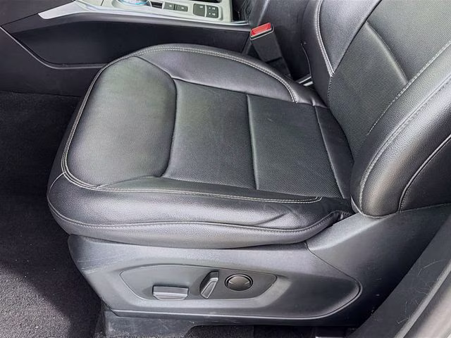 2023 Silver Metallic Ford Explorer Limited RWD SUV