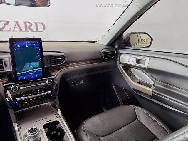 2023 Silver Metallic Ford Explorer Limited RWD SUV