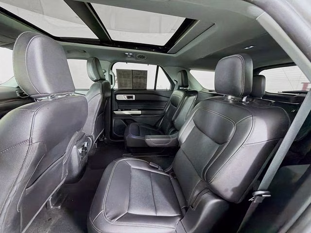 2023 Silver Metallic Ford Explorer Limited RWD SUV