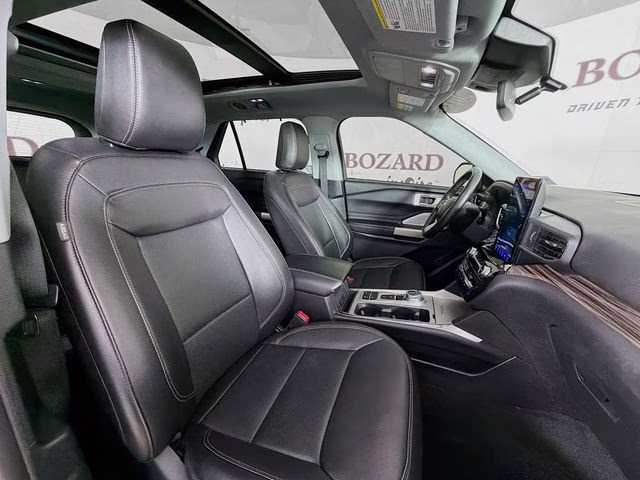 2023 Silver Metallic Ford Explorer Limited RWD SUV