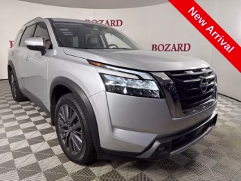 2024 Brilliant Silver Metallic Nissan Pathfinder SL FWD SUV