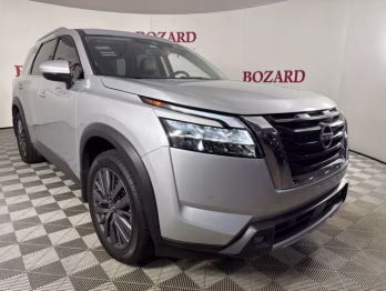 2024 Brilliant Silver Metallic Nissan Pathfinder SL FWD SUV