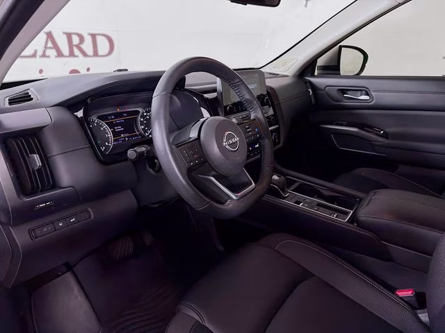2024 Brilliant Silver Metallic Nissan Pathfinder SL FWD SUV
