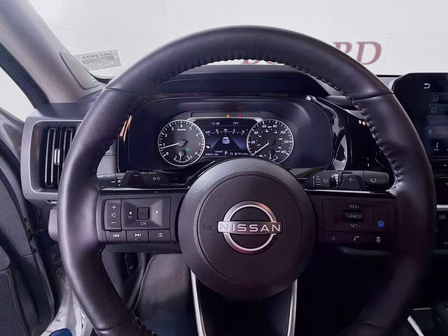 2024 Brilliant Silver Metallic Nissan Pathfinder SL FWD SUV