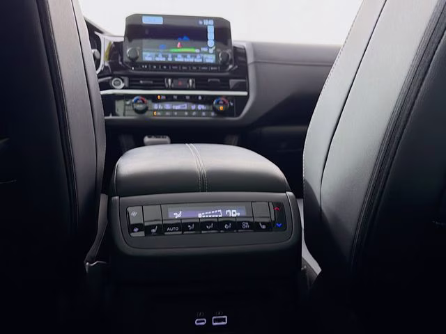 2024 Brilliant Silver Metallic Nissan Pathfinder SL FWD SUV
