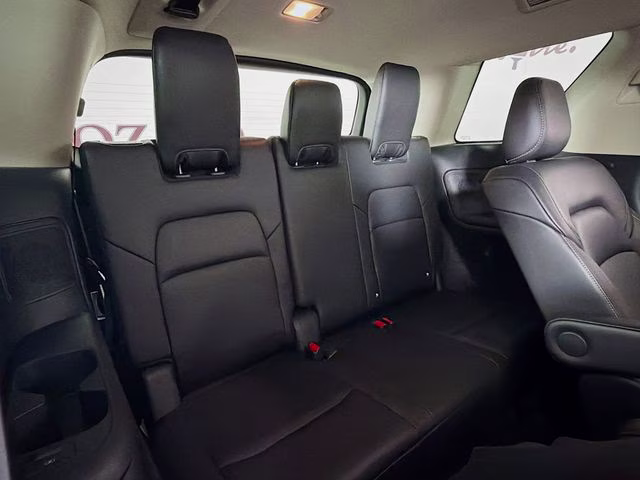 2024 Brilliant Silver Metallic Nissan Pathfinder SL FWD SUV