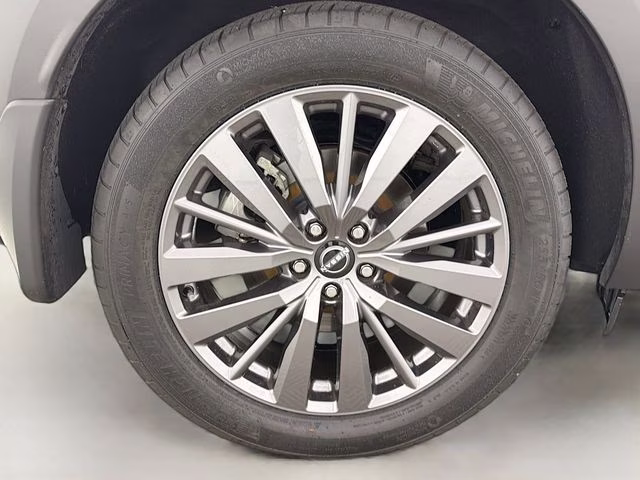 2024 Brilliant Silver Metallic Nissan Pathfinder SL FWD SUV