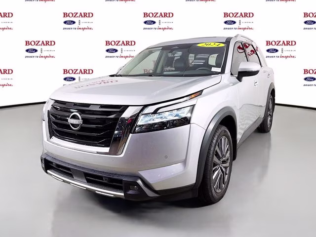 2024 Brilliant Silver Metallic Nissan Pathfinder SL FWD SUV