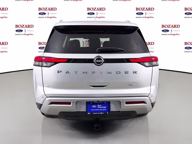 2024 Brilliant Silver Metallic Nissan Pathfinder SL FWD SUV