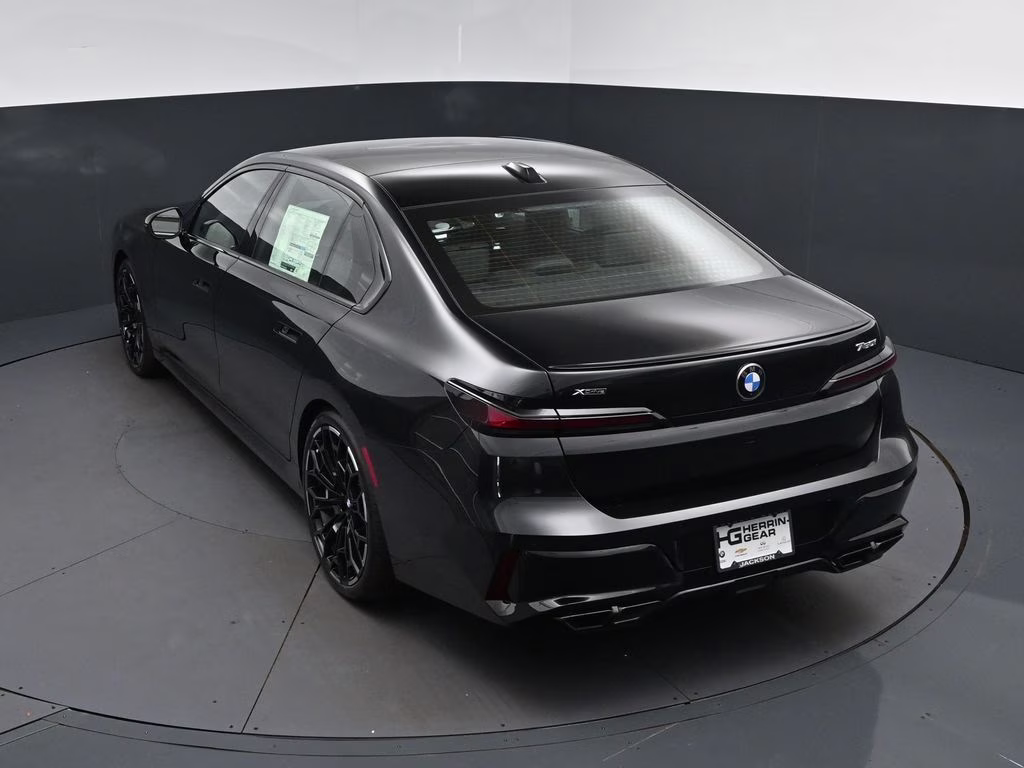 2026 Black Sapphire Metallic BMW 7 Series 760i xDrive AWD Sedan
